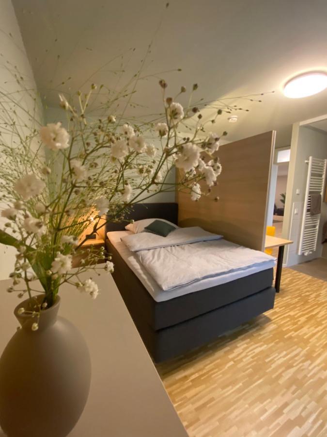 Hotel Con4Rent à Kirchheim unter Teck Extérieur photo