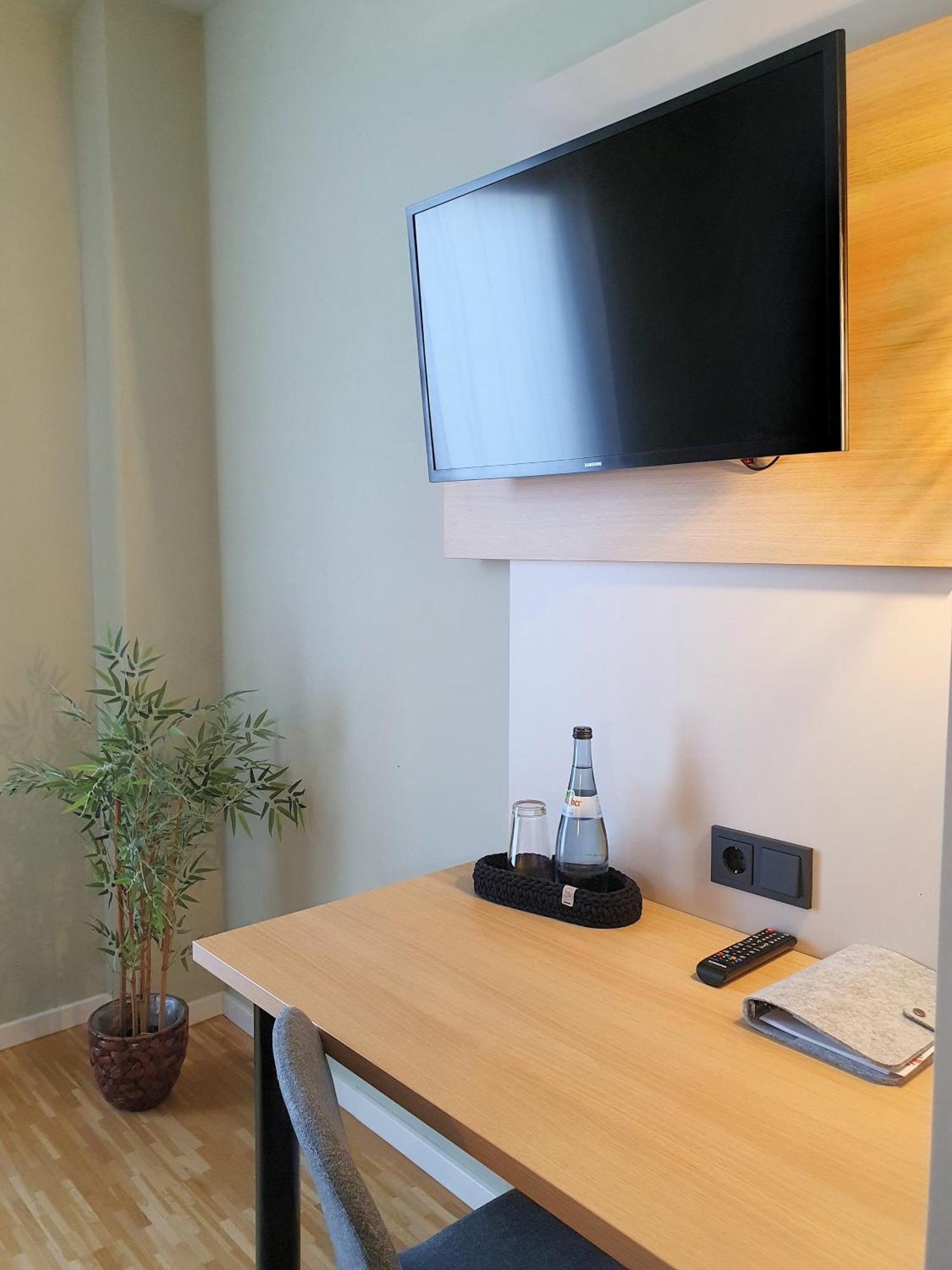 Hotel Con4Rent à Kirchheim unter Teck Extérieur photo