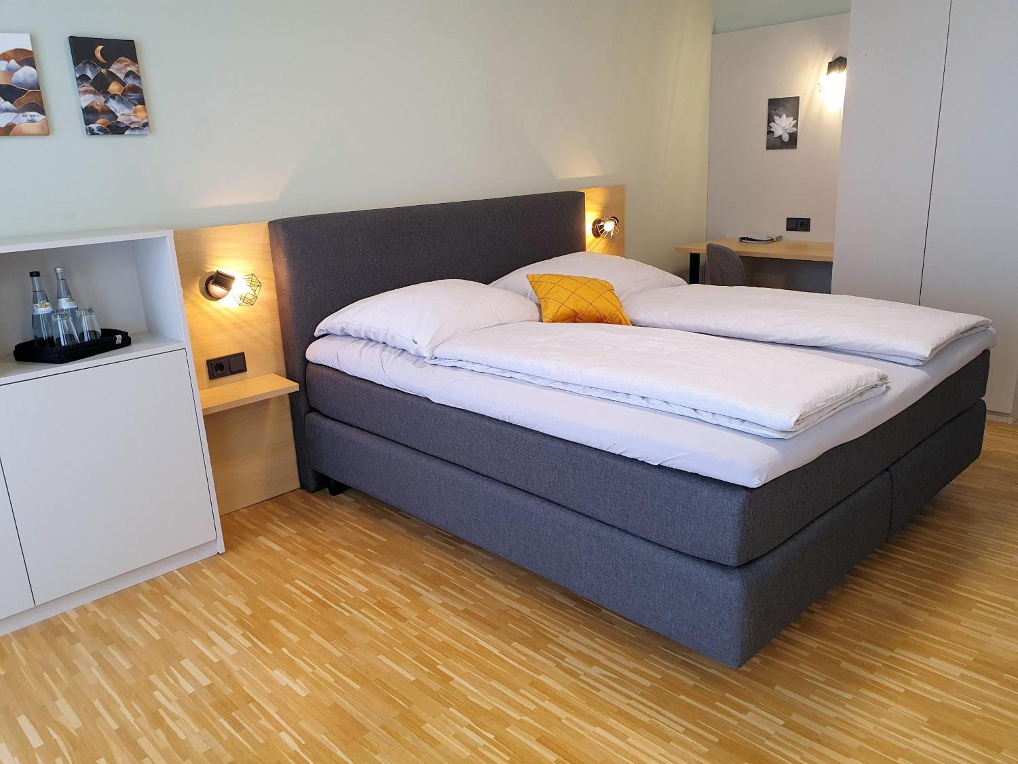 Hotel Con4Rent à Kirchheim unter Teck Extérieur photo